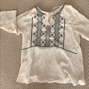 Light long sleeve top